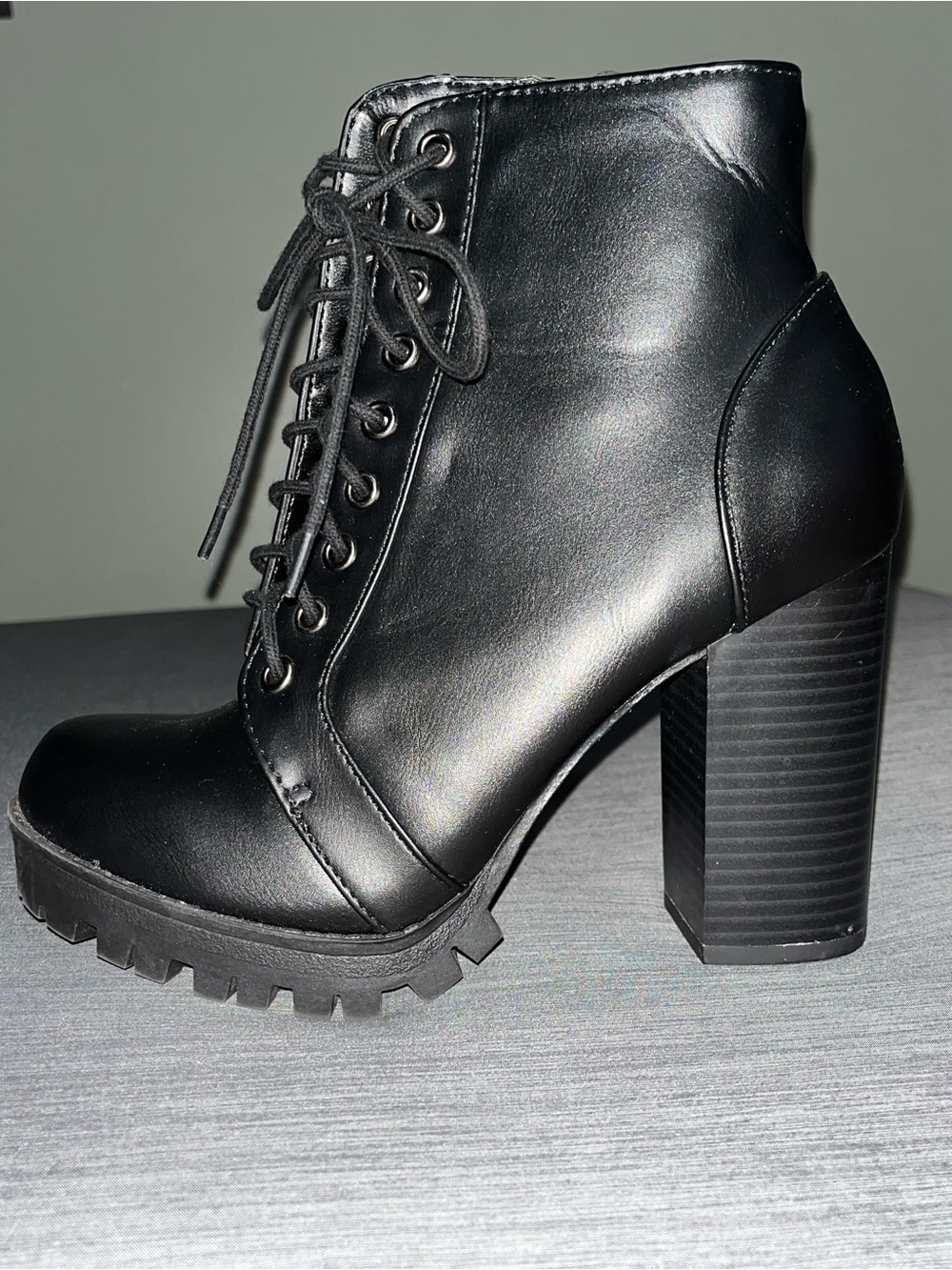 Soda Black Faux-Leather chunky Heel Ankle Boots size 7β5 π€ - Picture 3 of 11